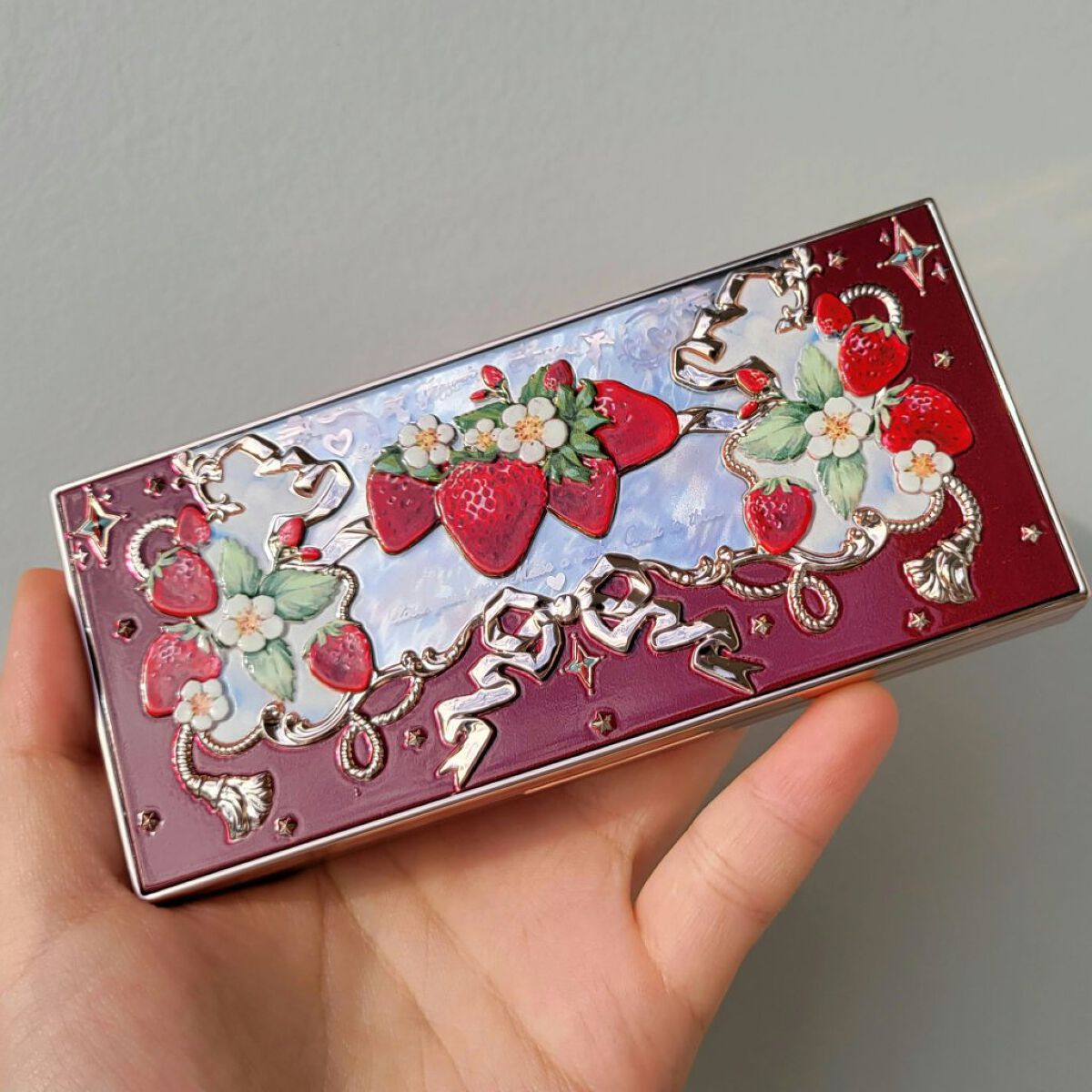 ストロベリーロココ アイシャドウパレット 02 スイートカヌレ/FlowerKnows/アイシャドウパレットを使ったクチコミ（2枚目）