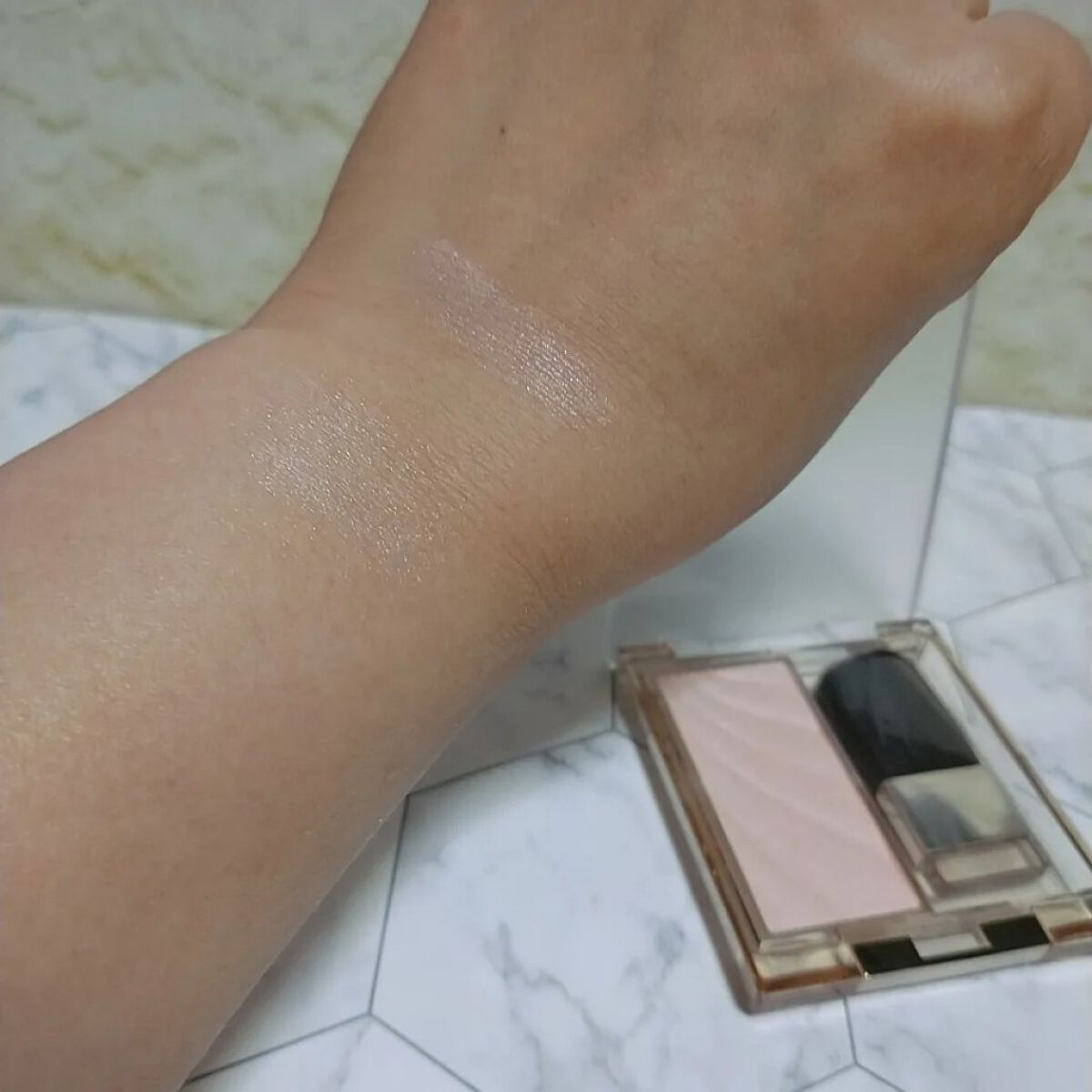 ドレープド シマーグロウ/excel/パウダーハイライトを使ったクチコミ（2枚目）