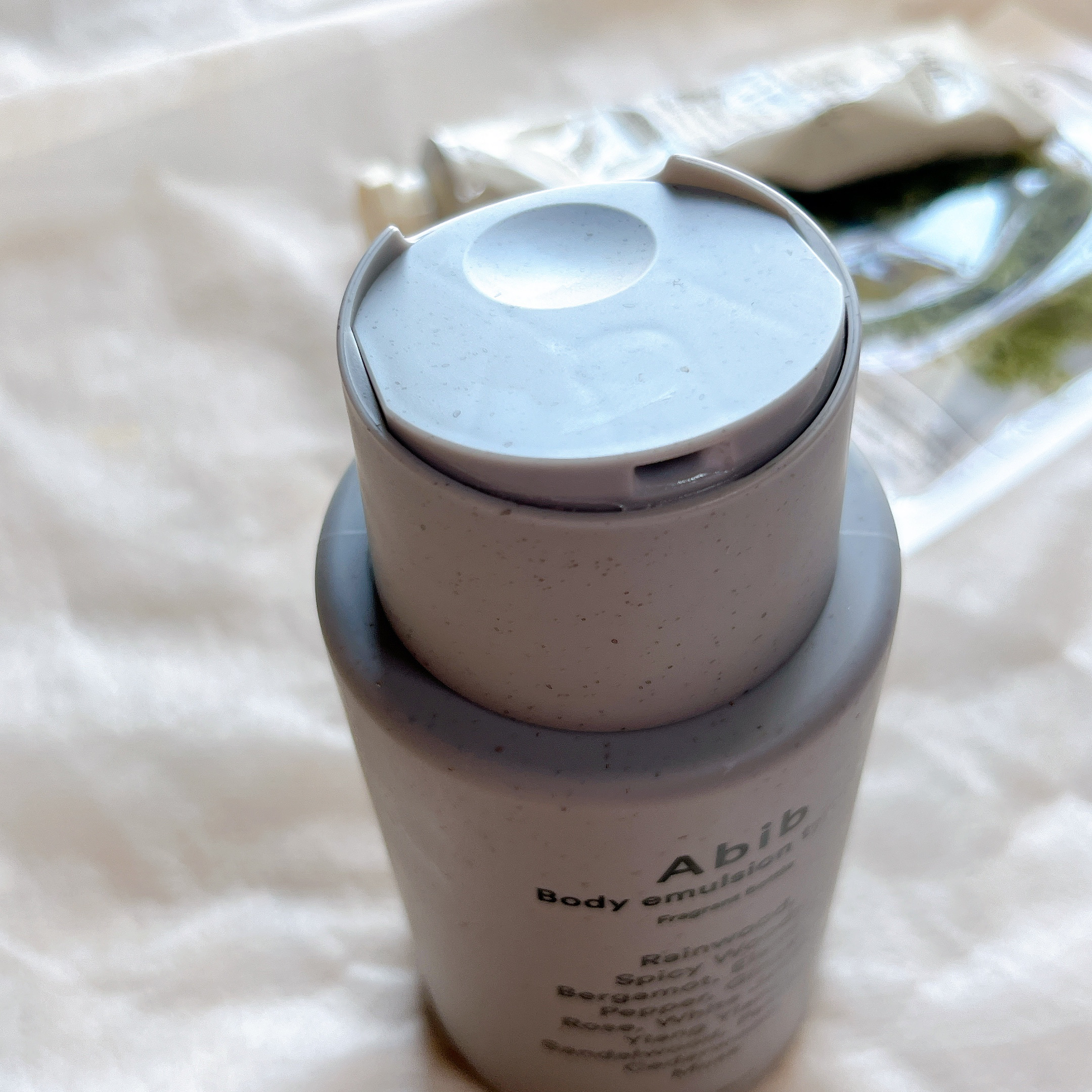 フレグランスボトル ボディエマルジョンS,R/Abib /ボディクリームを使ったクチコミ（2枚目）