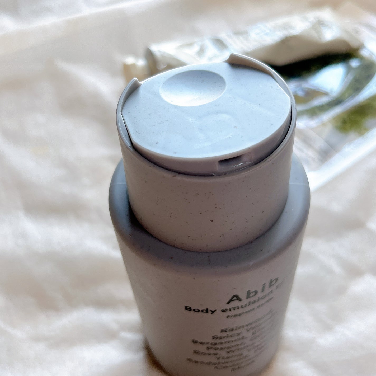 フレグランスボトル ボディエマルジョンS,R/Abib /ボディクリームを使ったクチコミ(2枚目)