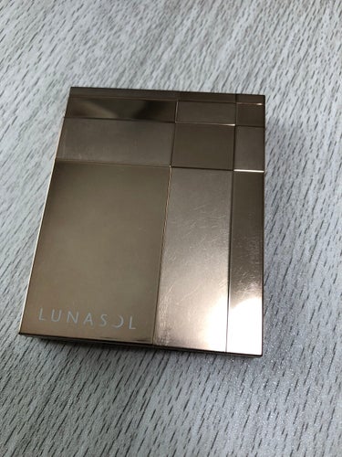 フェザリースモーキーアイズ/LUNASOL/アイシャドウパレットを使ったクチコミ（1枚目）