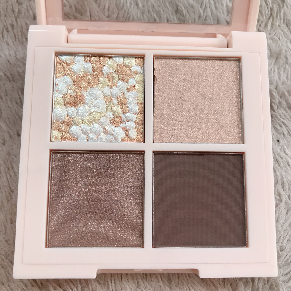 レブロン ダズル アイシャドウ クアッド/REVLON/アイシャドウパレットを使ったクチコミ（2枚目）