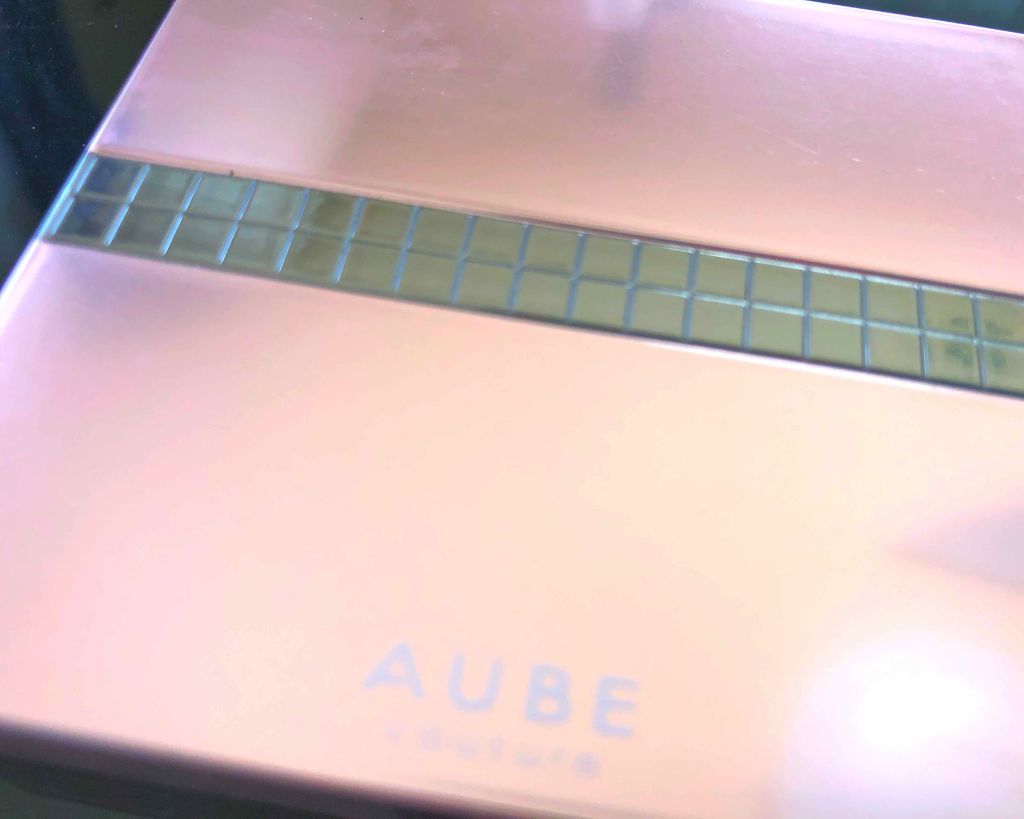 AUBE デザイニングハイライトのクチコミ「はい。これ結構ガチでしっかり見て。

若い人…これを目の下
目の下らへんに塗れば
笑ったときの.....」（2枚目）