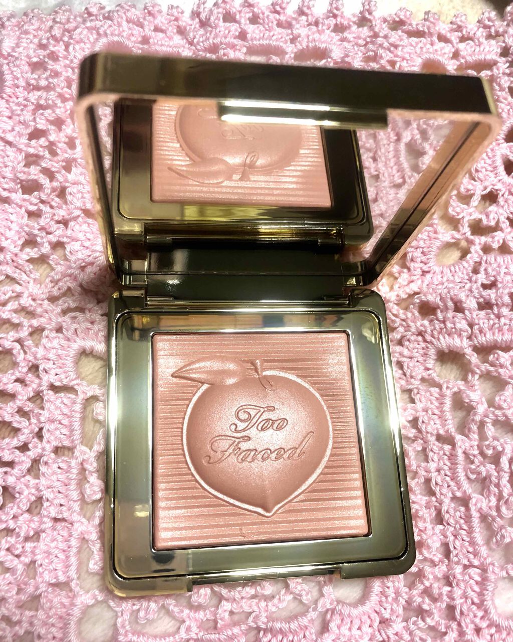 ピーチブラー スムージング フィニシング パウダー/Too Faced/プレストパウダーを使ったクチコミ(2枚目)