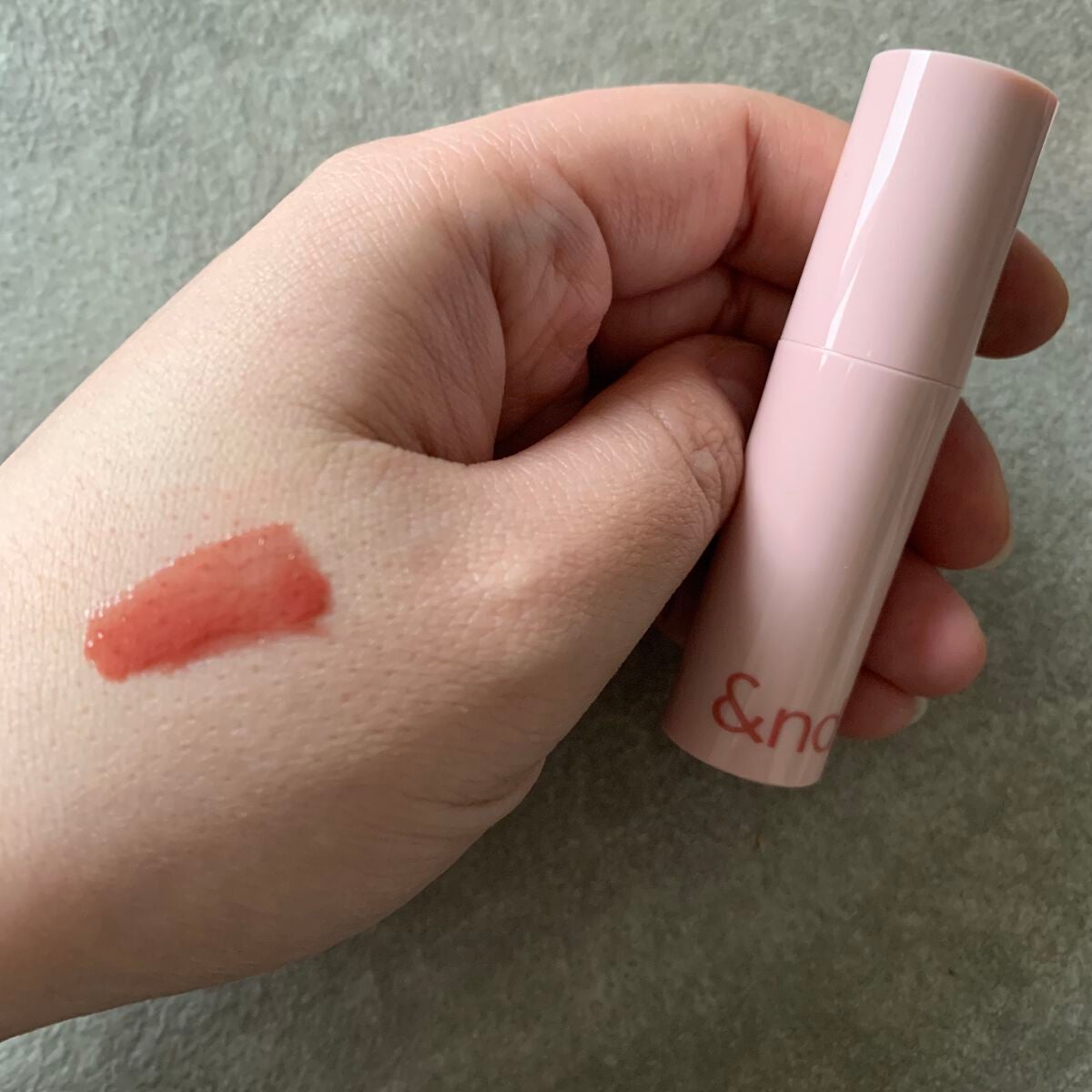 アンドバイロムアンド グラッシーボムティント/&nd by rom&nd/リップティントを使ったクチコミ(1枚目)