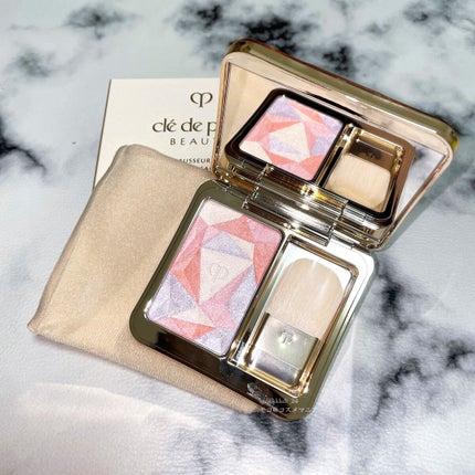 ル・レオスールデクラ  201/クレ・ド・ポー ボーテ/パウダーハイライトを使ったクチコミ(3枚目)