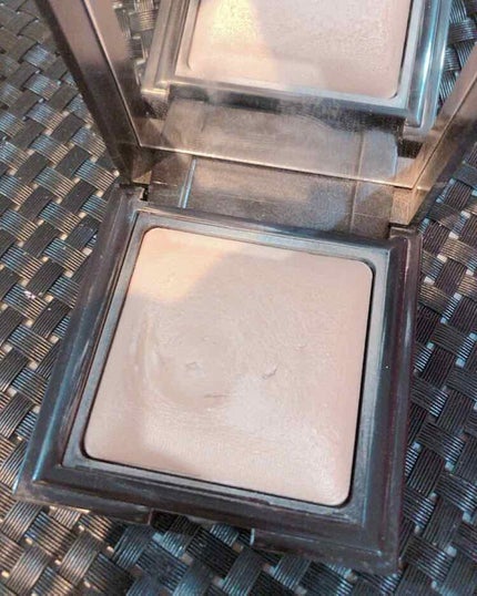 キャンドルグロウ パーフェクティングパウダー/ローラ メルシエ/プレストパウダーを使ったクチコミ(2枚目)