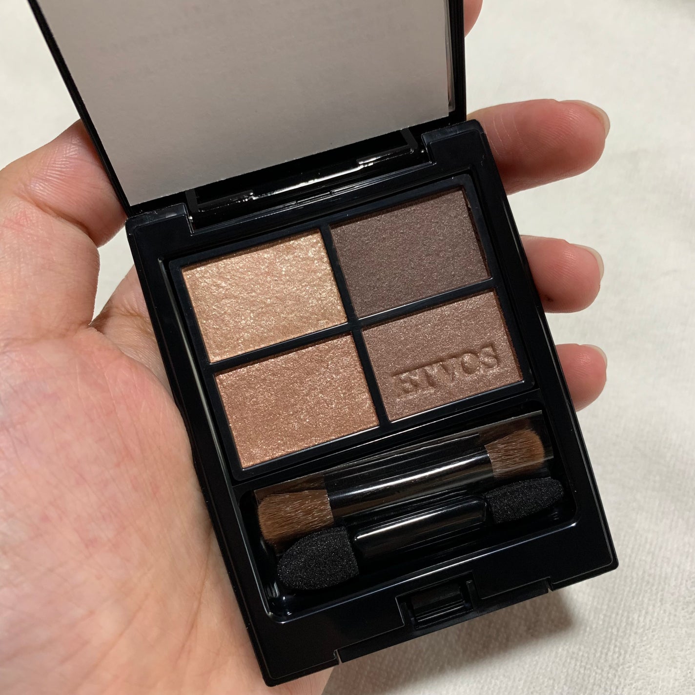 ミネラルクラッシィシャドー/エトヴォス/アイシャドウパレットを使ったクチコミ(1枚目)