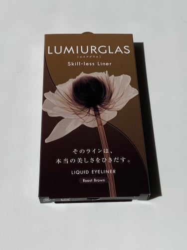  LUMIURGLAS
スキルレスライナー
02.ローストブラウン

本体に重みがあって描きやすいのと
しっかり発色するところがめちゃくちゃいい！✨
ブラックとブラウンの間のような色味で絶妙✨



⭐︎製品説明
水、涙、汗、皮脂、摩擦から守って長時間キープ
お湯オフ
色素沈着しない
14種の美容液成分配合でメイクしながら贅沢ケア


久しぶりにアイライナー良いのないかな？と
探してて試してみたらすごく良さそうだったので
LIPSにて購入🛒

とってもいいものに出会えました🫶🏻



#アイライナー#アイライン#ルミアグラスアイライナー 
#ルミアグラスの画像 その0