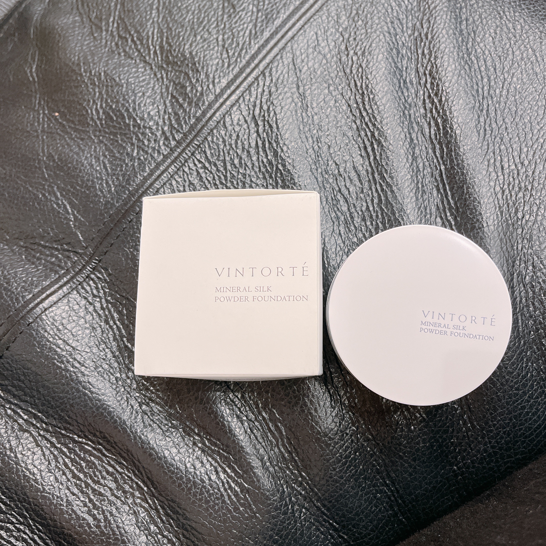 ミネラルシルクファンデーション（ケース・パフ付） ハイライトベージュ/ヴァントルテ/パウダーファンデーションを使ったクチコミ（1枚目）