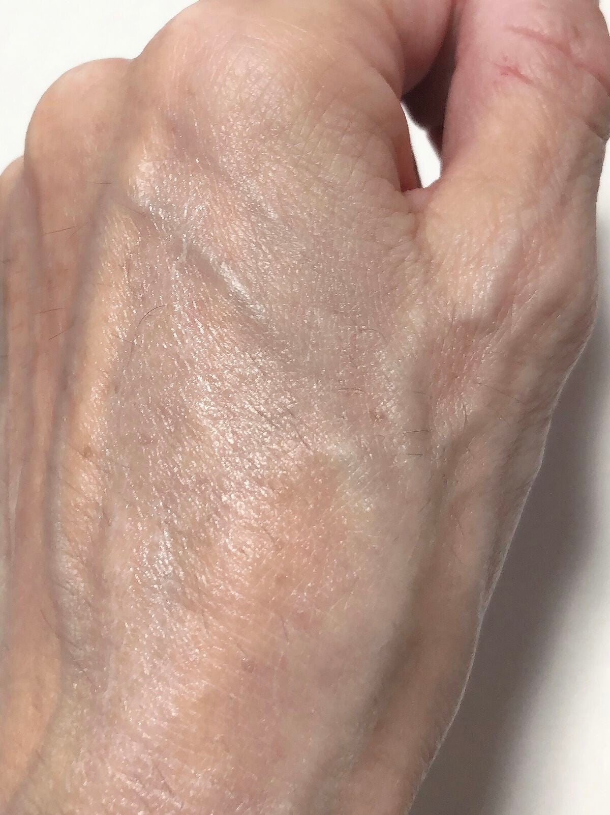 wakað on LIPS ãç§ãé·å¹Žäœ¿ãç¶ããŠãããã§ã€ã¹çšæ¥çŒãæ¢ãâïžâ¡ð ãªã«ãã¹UV..ãïŒ3æç®ïŒ