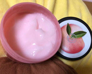 THE BODY SHOP
ボディヨーグルト ピンクグレープフルーツ

潤うけどサラッとしててベタつかない
香りも爽やかなピンクグレープフルーツで、
夏にピッタリのボディローションです！


夏は日焼け