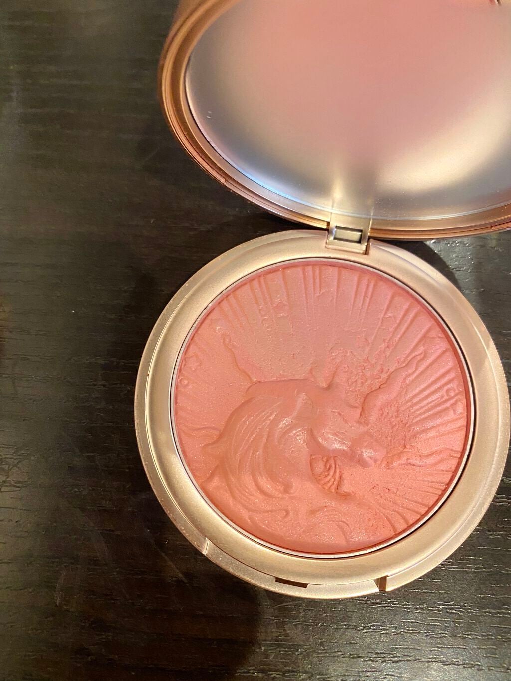 リサ・ラーソン♡クッションファンデマニア on LIPS 「#チャイコス#パケ買いコスメどの色味も💯✨豪華な宮殿を思わせる..」(4枚目)