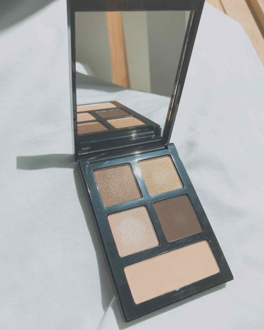 エッセンシャル マルチカラー アイシャドウパレット/BOBBI BROWN/アイシャドウパレットを使ったクチコミ（1枚目）