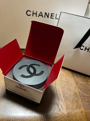 CHANEL クリーム N°1 ドゥ シャネル のクチコミ「CHANEL

クリーム N°1 ドゥ シャネル
50g  ¥12,100  フランス製🇫🇷
.....」（3枚目）