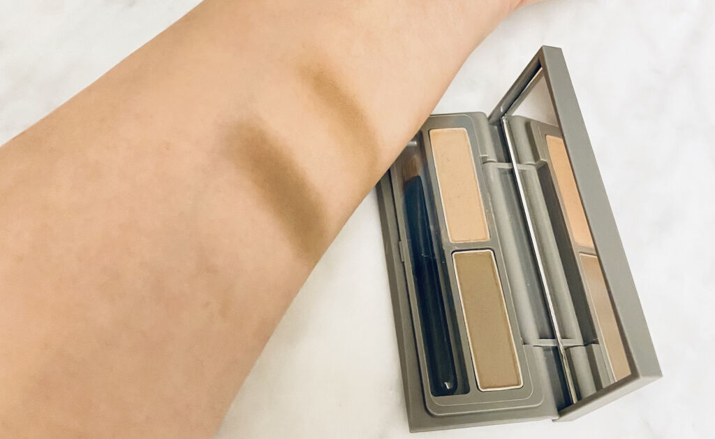 THREE プレスド アイブラウ デュオのクチコミ「THREE
プレスド アイブラウ デュオ
(01)


髪色が明るいので、
デパコスの中でとに.....」（2枚目）