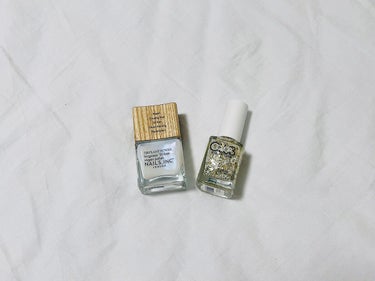 nailsinc glowing somewhere
プラント パワー ネイルポリッシュ

オーガンジーを纏ったように儚いシアーホワイト

透明感と美しさに一目惚れして購入。
写真通り綺麗でした。

こ