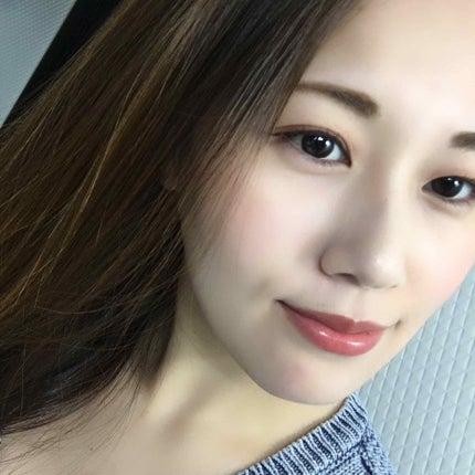 トーン ペタル エッセンス グロス/to/one/リップグロスを使ったクチコミ(2枚目)