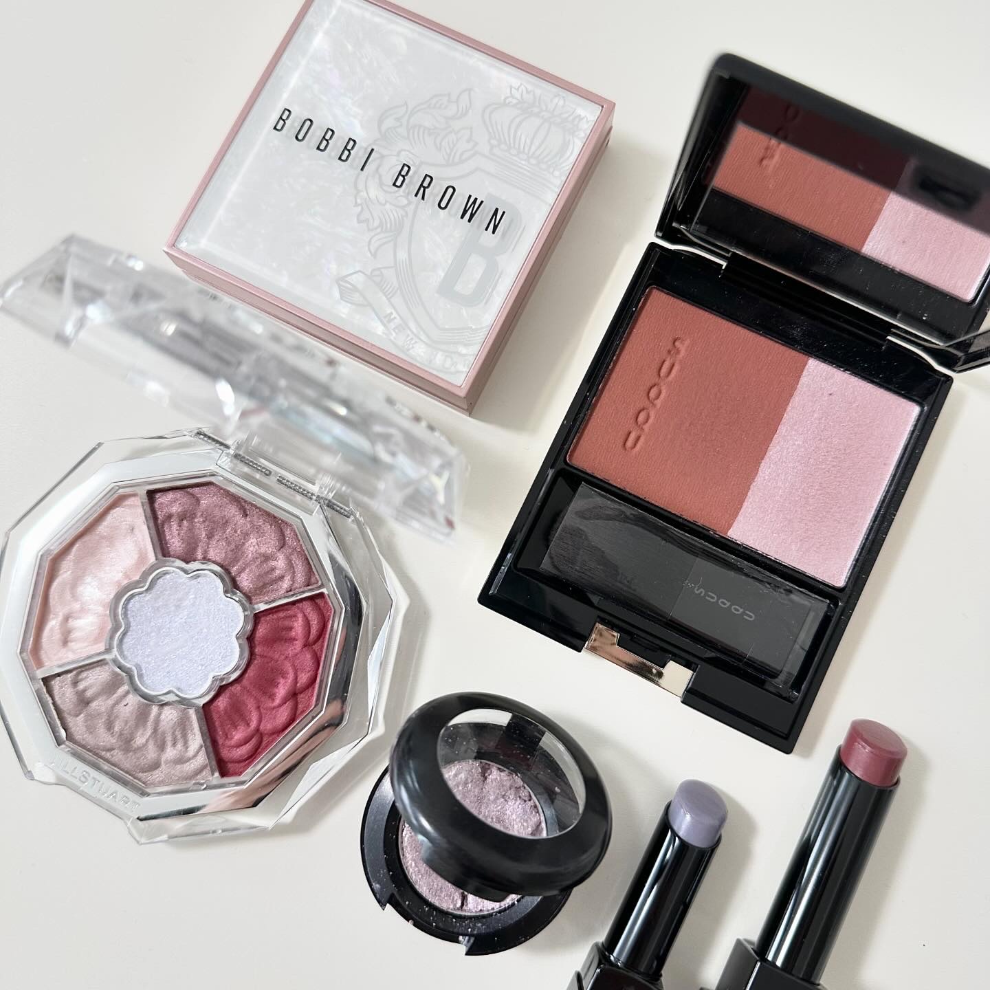 ダズルシャドウ/M・A・C/単色アイシャドウを使ったクチコミ（2枚目）