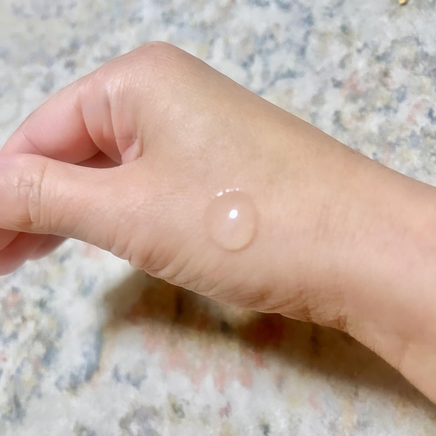 sunaokoya on LIPS 「カプセルinカプセル構造の目元美容液❣️人間の表皮と同じラメラ..」(2枚目)