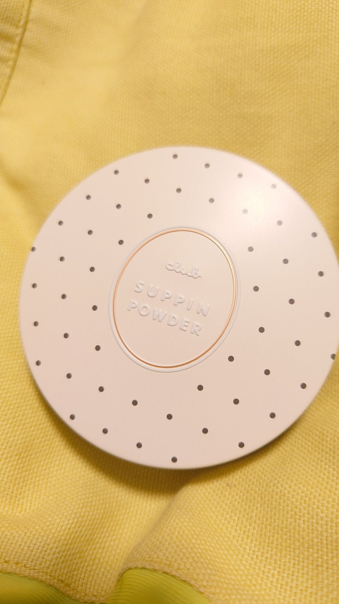 すっぴんホワイトニングパウダーA ピュアリリーの香り /クラブ/プレストパウダーを使ったクチコミ(1枚目)