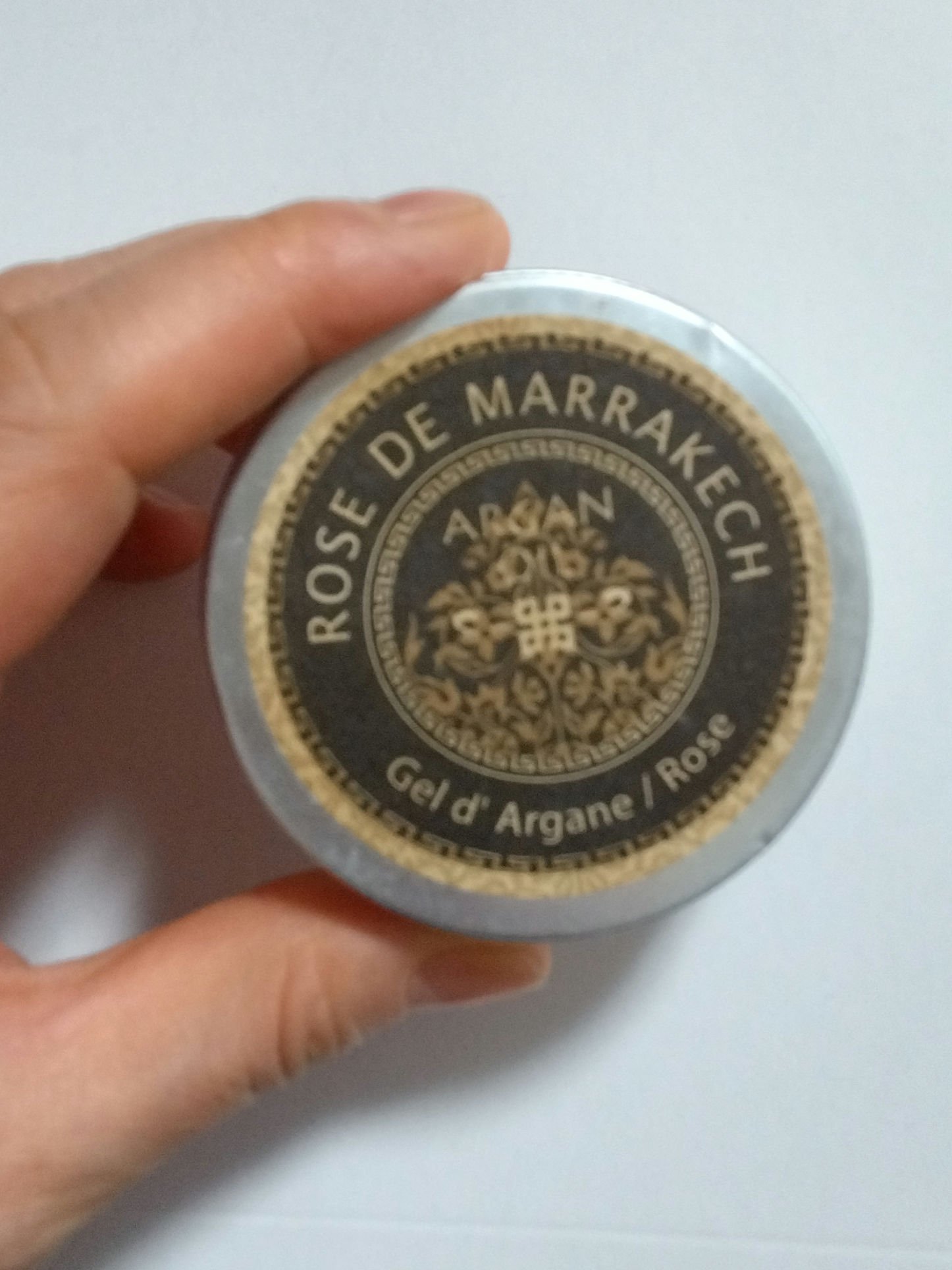 ローズ ド マラケシュ ジェル ド アルガン ローズのクチコミ「天然ローズの香りが大好き！
天然のオイルやシアバターで出来ていて、
手に爪に、からだに整髪に
.....」（1枚目）
