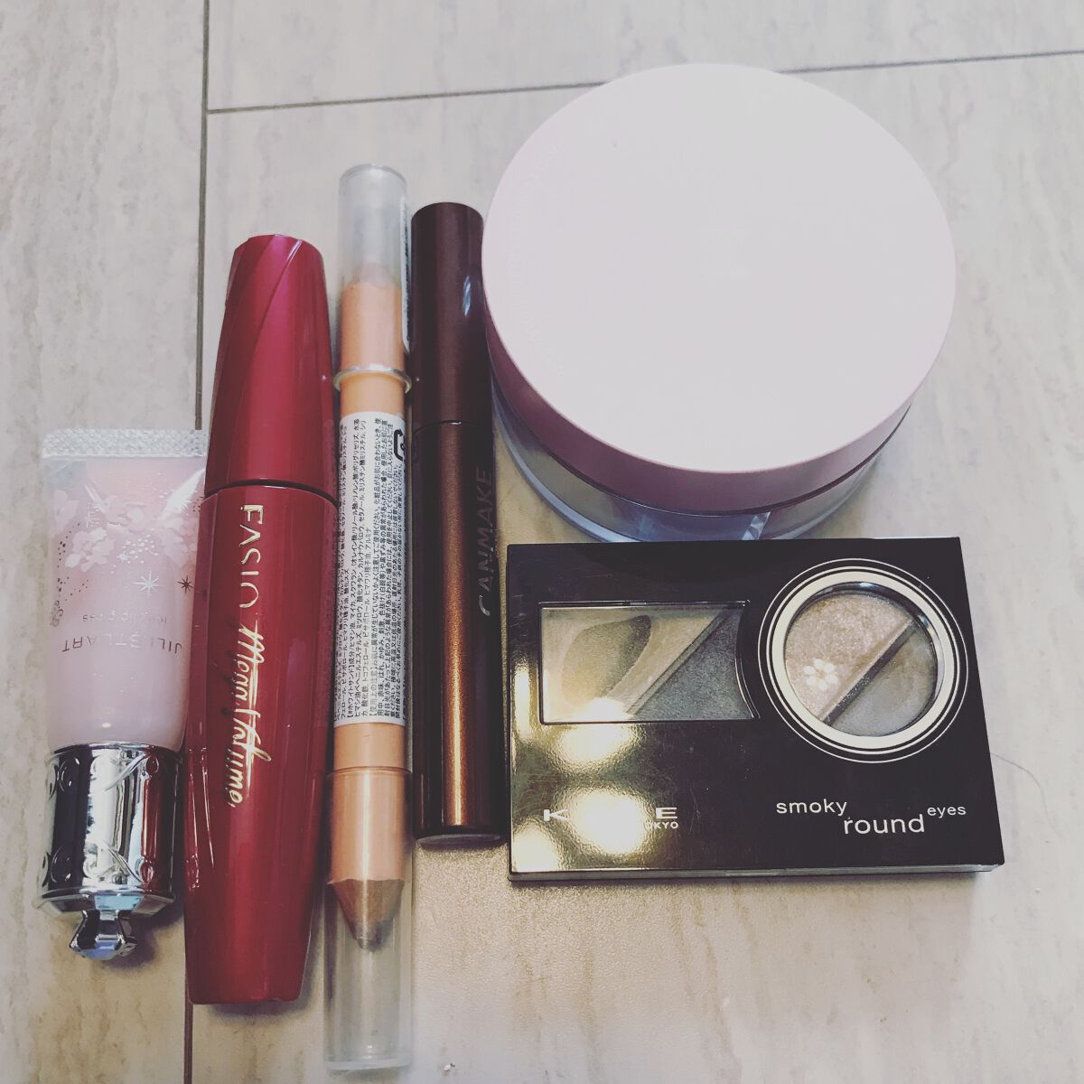 えり on LIPS 「定期的な#断捨離&#使い切りもったいないから使い切りたい気持ち..」(1枚目)