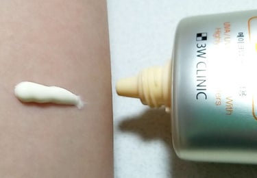 インテンシブUVサンブロッククリーム/3W CLINIC(韓国)/化粧下地を使ったクチコミ（3枚目）