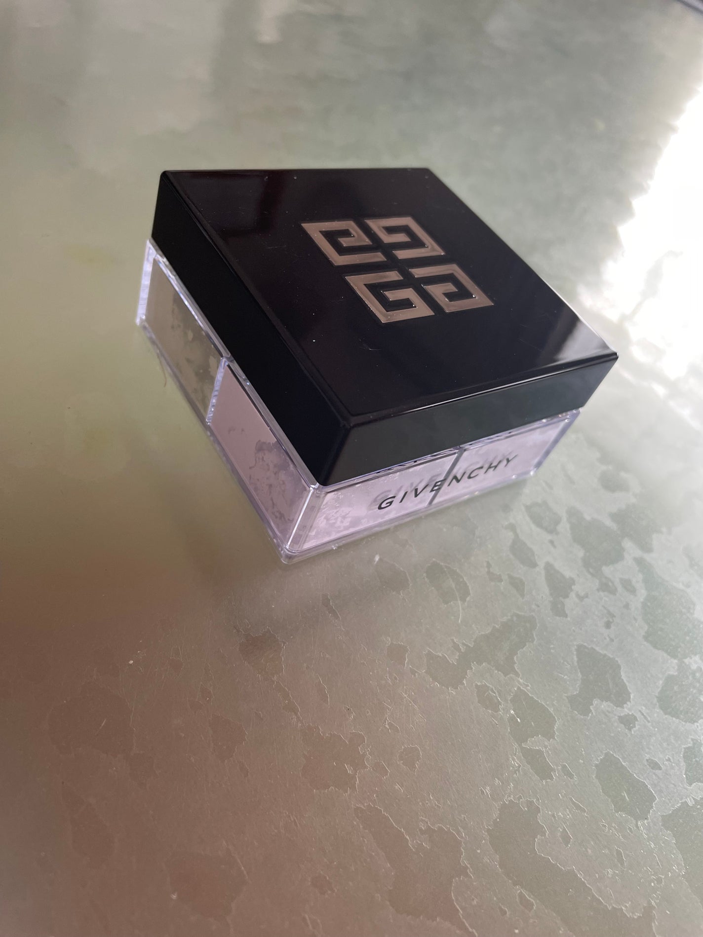 プリズム・リーブル/GIVENCHY/ルースパウダーを使ったクチコミ(2枚目)