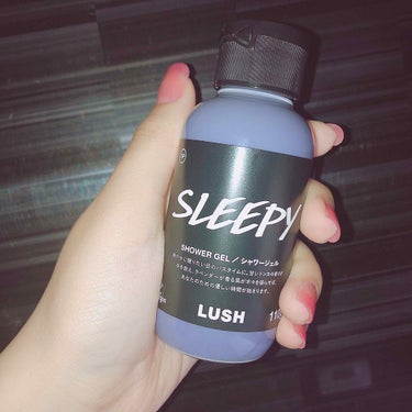 眠くなっちゃうゆるふわな香り💤

 #LUSH
Sleepy シャワージェル😴

ずっと気になっていたものに手を出してしまいました笑

まずはお試しに小さい方を買ったので手のひらサイズですが、大きいボト