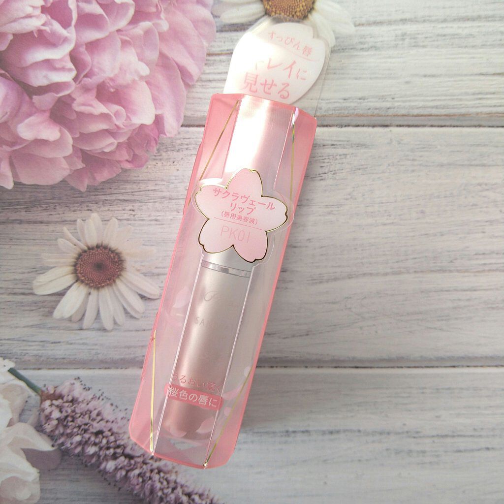 すっぴん唇をキレイに見せる✨✨パラドゥ🌸サクラヴェールリップ 04🌸

こちら、ご存知の方も沢山いらっしゃるかと思います🤗💕
限定の04番を購入したつもりだったのですが…
間違って01番のこちらを購入してしまいました😂
こちらもと