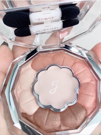 ジルスチュアート ブルームクチュール アイズ/JILL STUART/アイシャドウパレットを使ったクチコミ(4枚目)