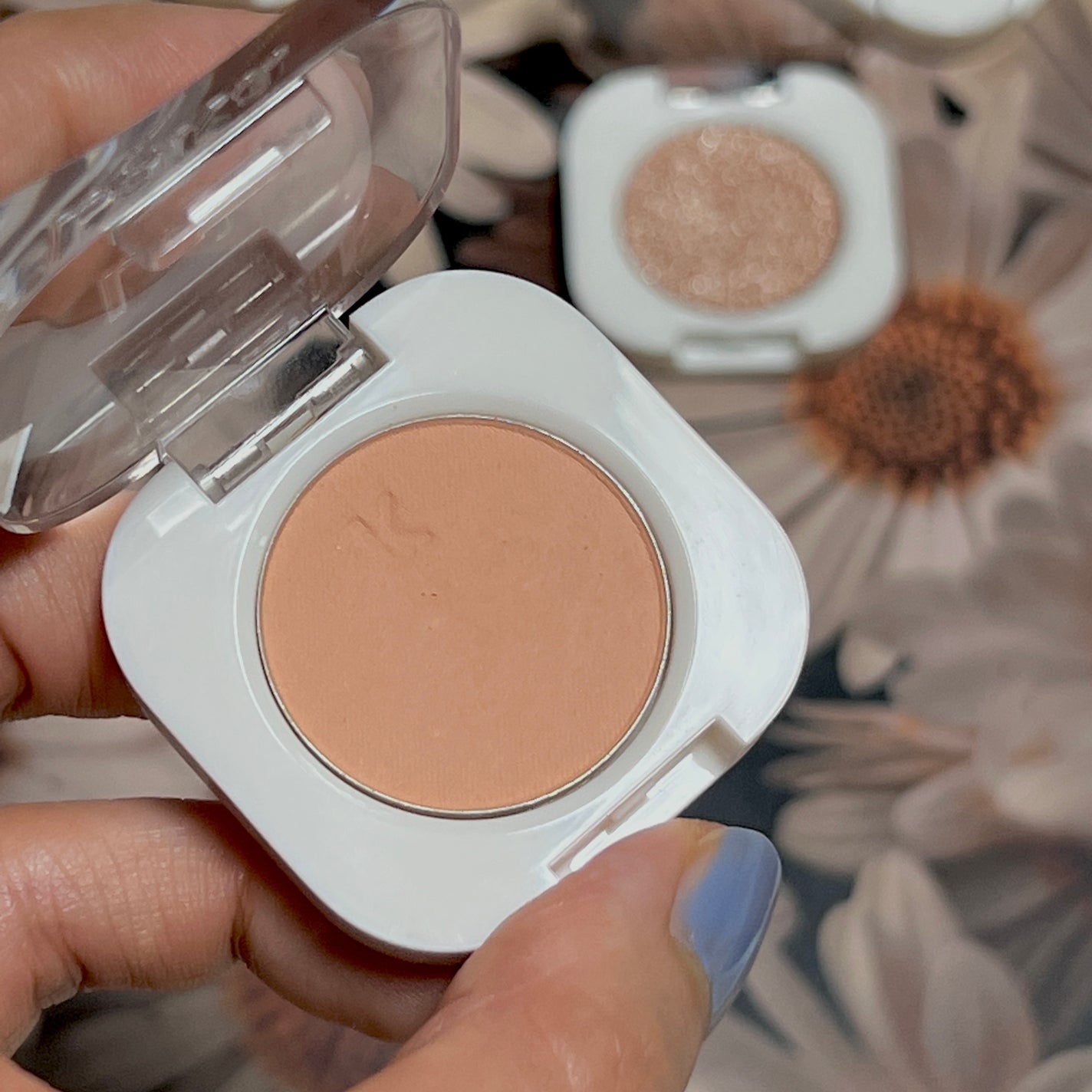 モノアイシャドウ/Laka/単色アイシャドウを使ったクチコミ(3枚目)