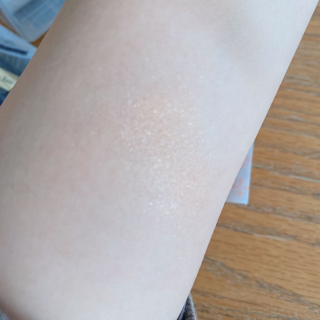 ドレープド シマーグロウ/excel/パウダーハイライトを使ったクチコミ（2枚目）