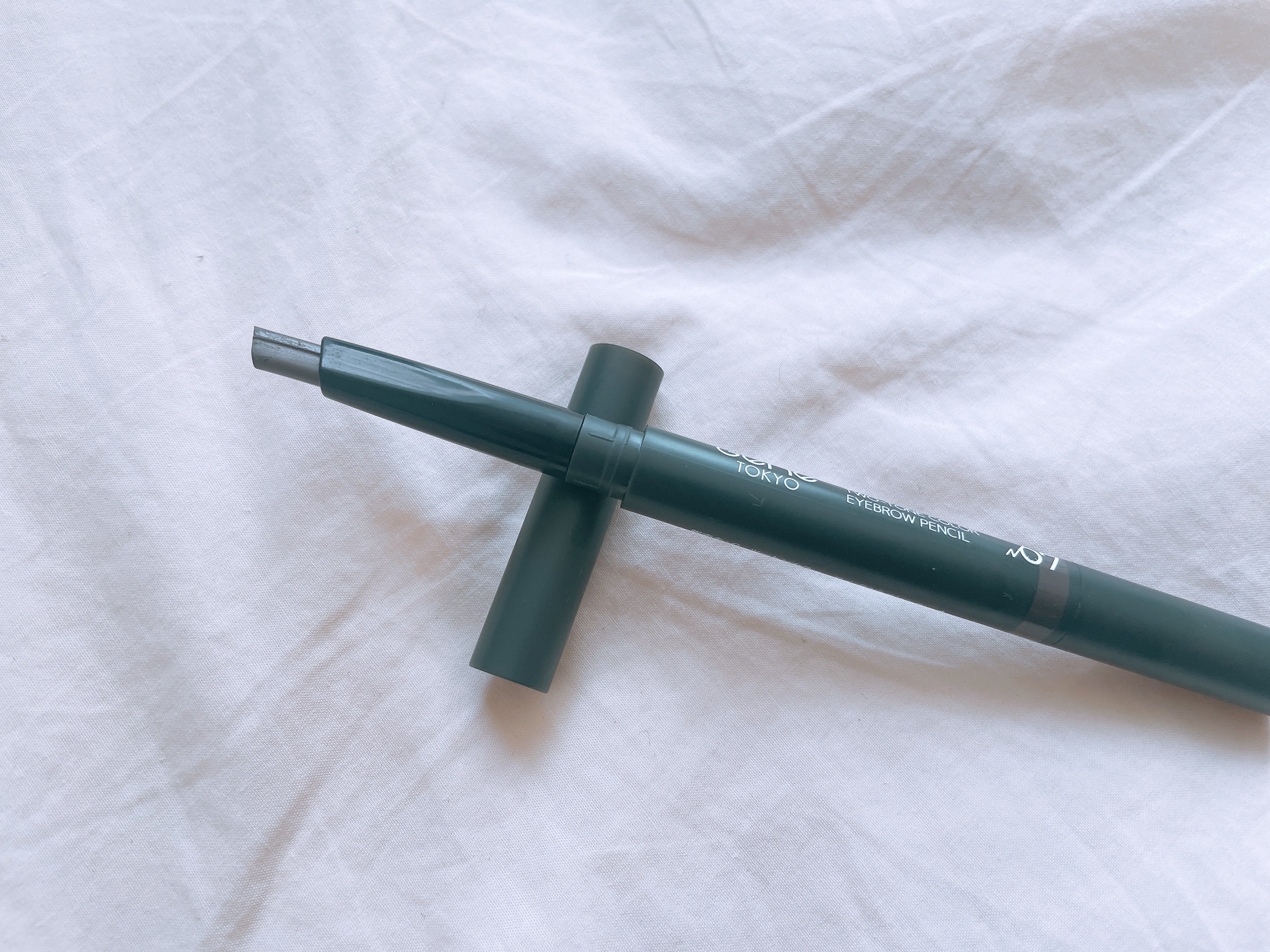 ツートンカラーアイブロウペンシル 07 黒髪に/GENE TOKYO/アイブロウペンシルを使ったクチコミ（3枚目）