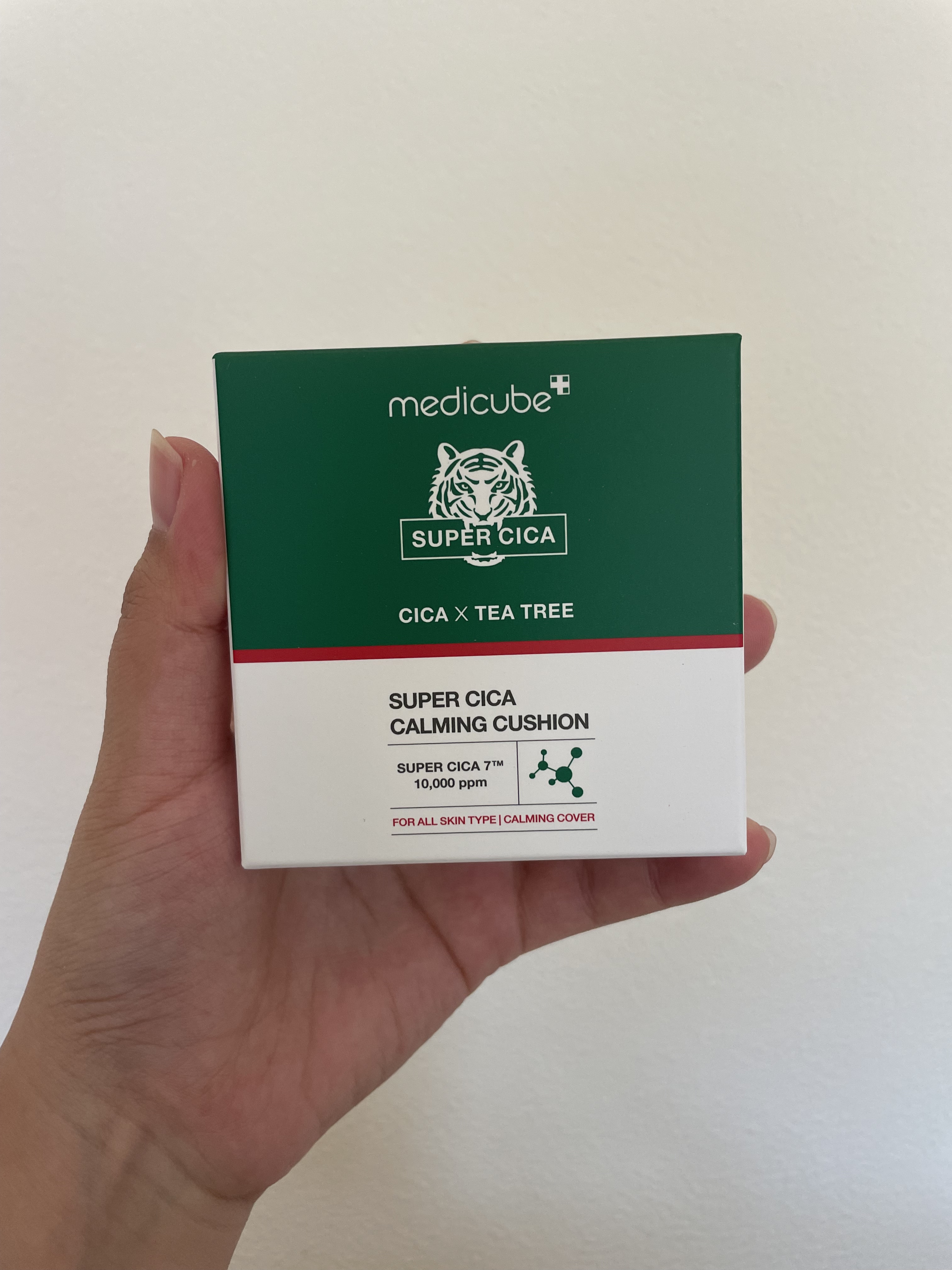 スーパーシカクッション 23号(リフィル)/MEDICUBE/クッションファンデーションを使ったクチコミ（2枚目）