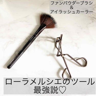 ファンパウダーブラシは、マットラディアンス　ベイクドパウダー用に購入💕

マットラディアンスはツヤ感がとてもステキなんですが、使うブラシによって一番最初にのせたところにボテっとついてしまうことがあって💦