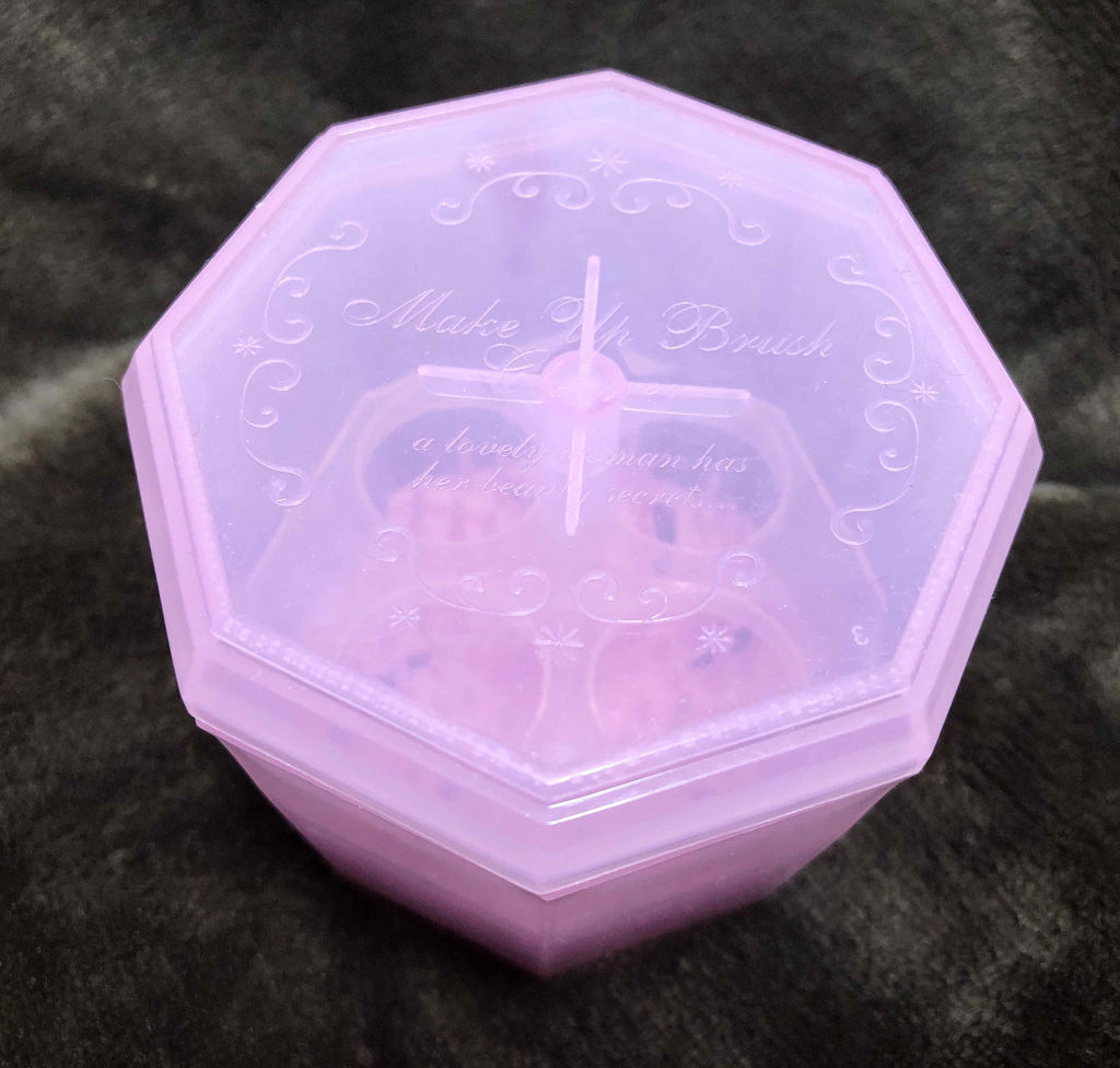 メイクブラシ専用クリーナー/DAISO/その他化粧小物を使ったクチコミ（1枚目）