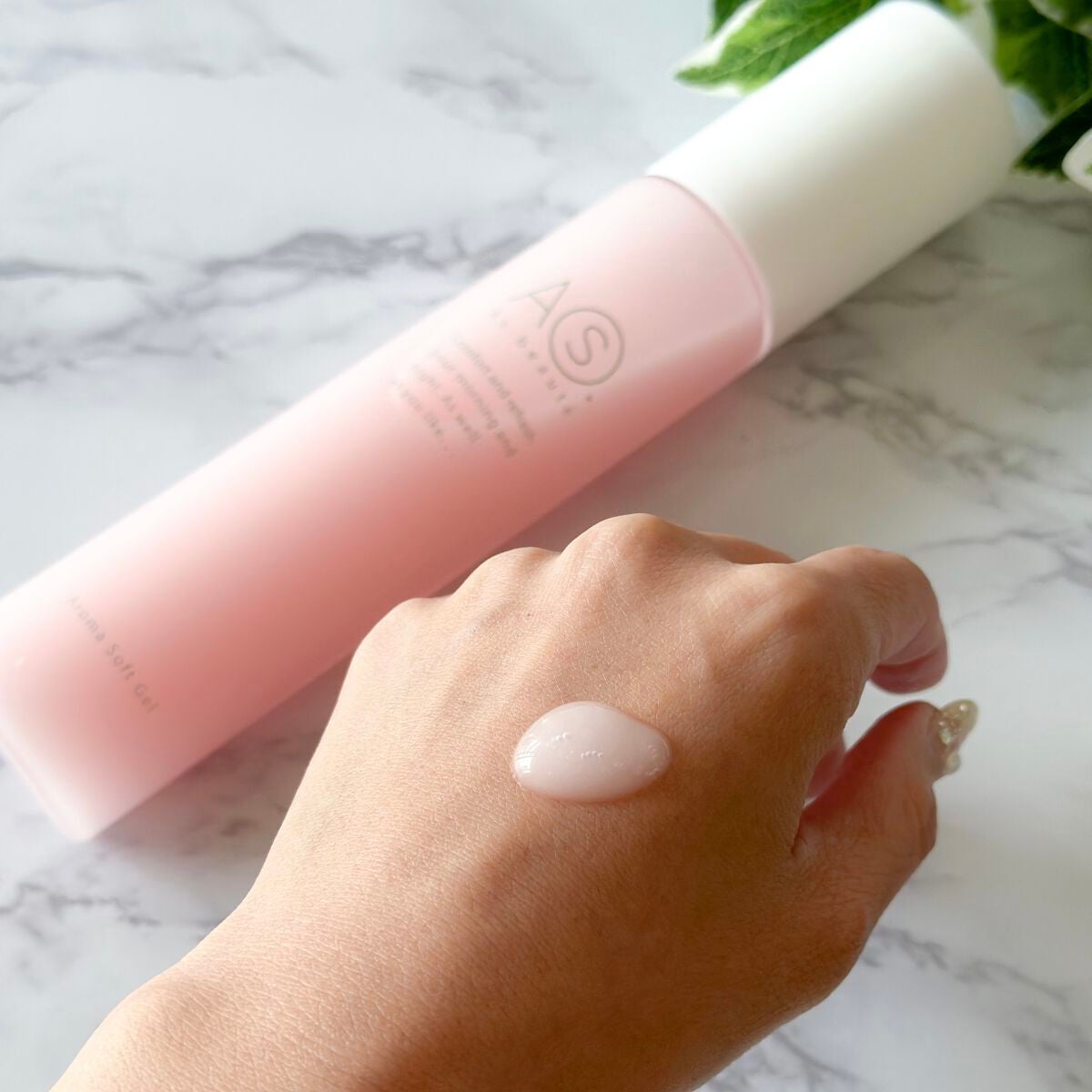 jewelrybeauty on LIPS 「ピンク色が可愛いオールインワンのジェル状化粧液◆アズボーテアロ..」(2枚目)