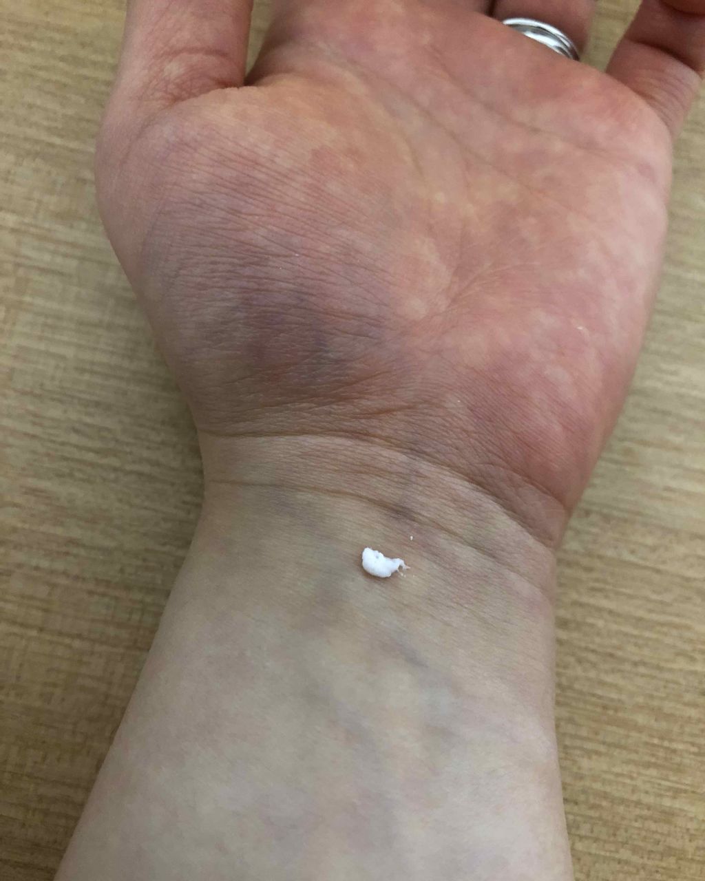 ポア ミニマイザー インスタント パーフェクター/CLINIQUE/化粧下地を使ったクチコミ（2枚目）