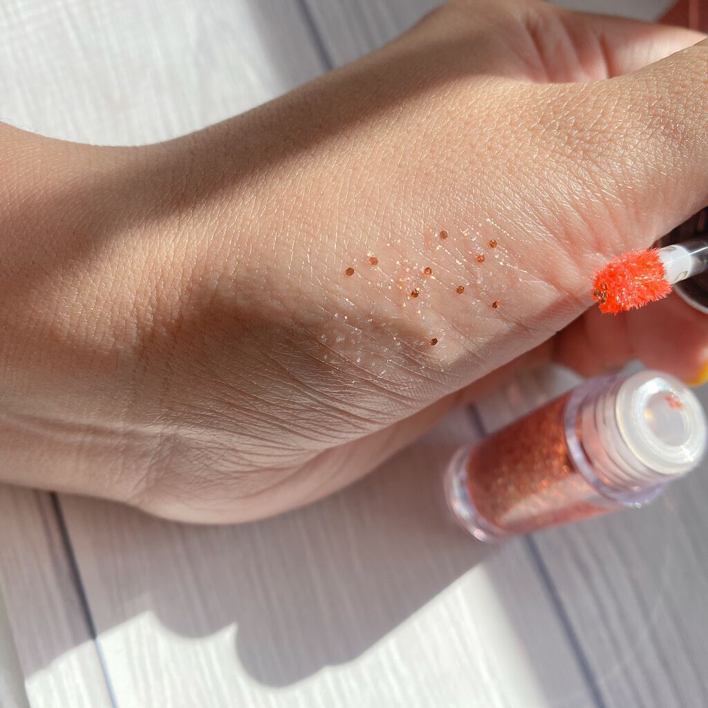 シャンパンアイグリッター/Peach C/グリッターを使ったクチコミ（2枚目）