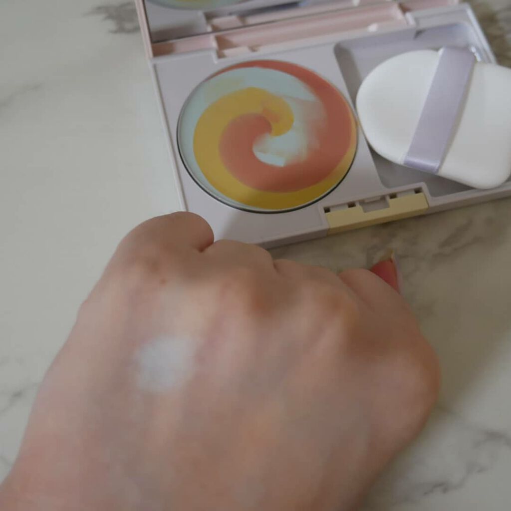 カラーブレンドグローファンデーション/ディエム クルール/クリーム・エマルジョンファンデーションを使ったクチコミ（3枚目）