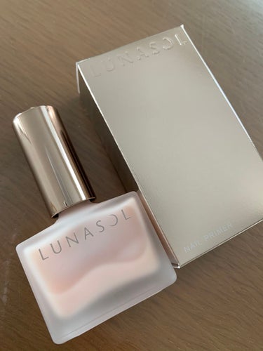 LUNASOL ネイルプライマーのクチコミ「ルナソルネイルを買った際に
気になって一緒に購入！

普段色つきネイルしないので、
これだけで.....」（1枚目）