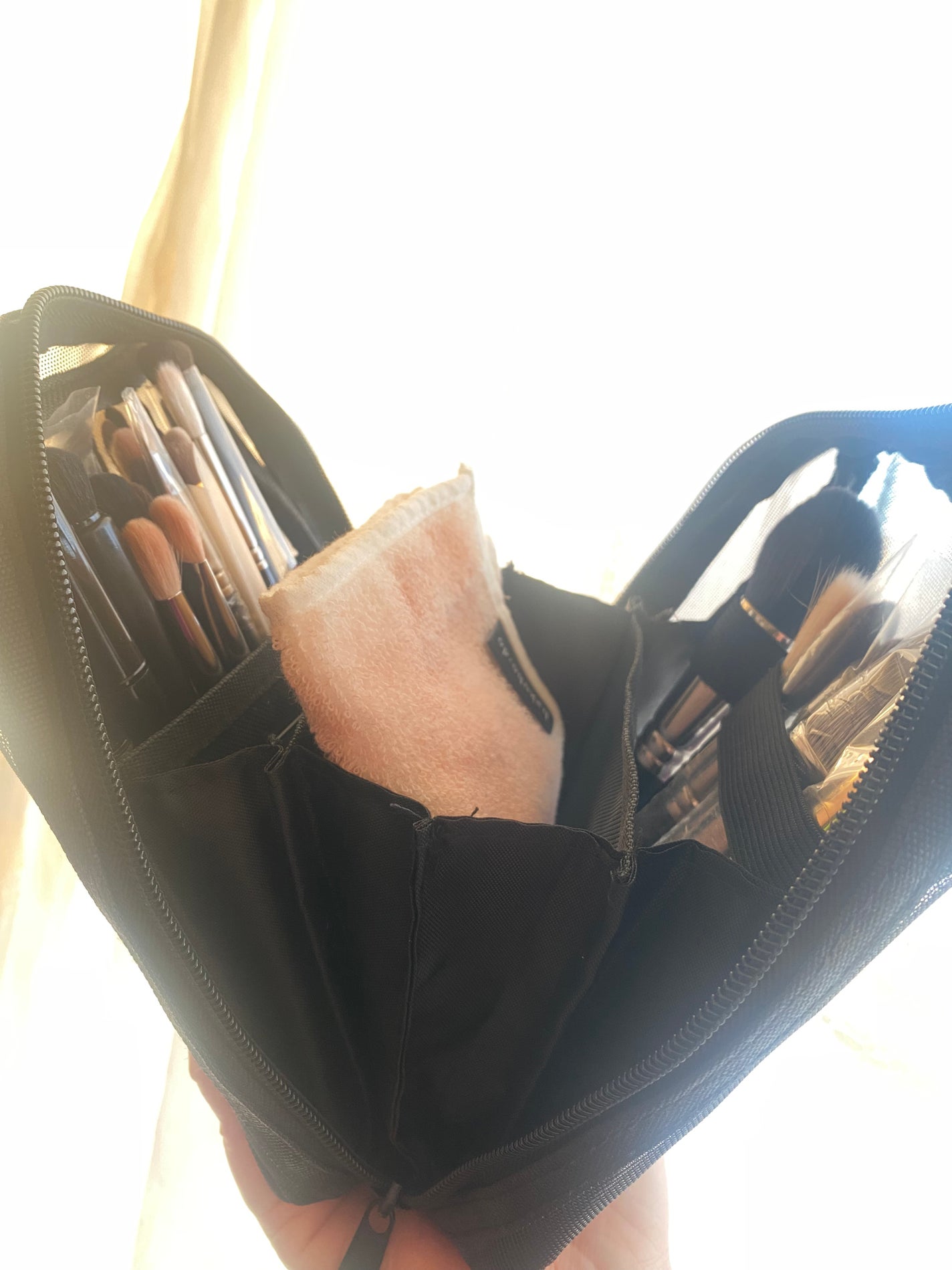 メッシュ縦型ポーチ/キャンドゥ/化粧ポーチを使ったクチコミ(1枚目)