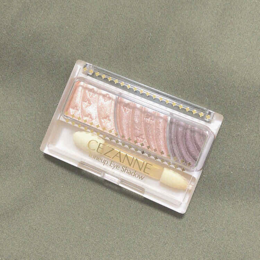 【記録用】

セザンヌ
トーンアップアイシャドウ 02




右の締め色の発色が良すぎて少し使いにくかった😂

でも粉質はそこそこ良かったし、なんと言っても安かったので、気にしない！笑

