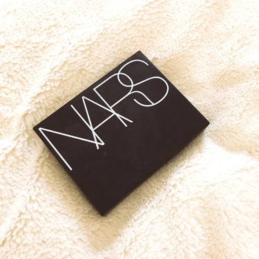 この夏を共に乗り切った相棒！
NARS
ライトリフレクティングセッティングパウダー プレスト N 

サラサラが続いて崩れない！と聞き購入。
デパコスパウダーは初めて…！

白い粉だけど塗ると透明？
浮