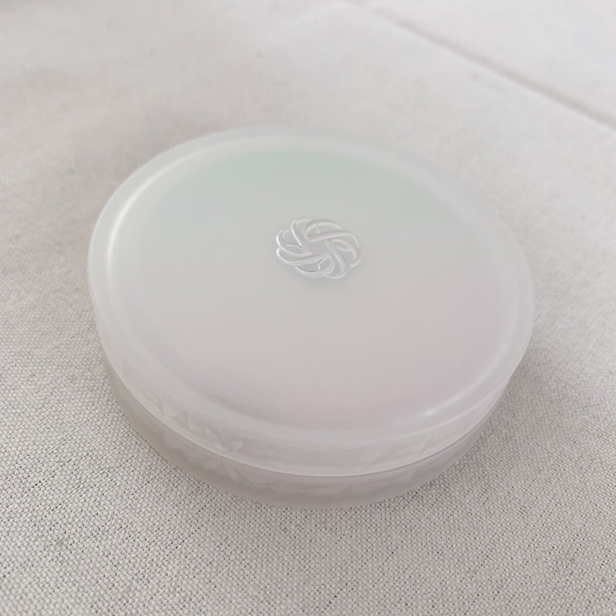 AQ オーラ リフレクター/DECORTÉ/プレストパウダーを使ったクチコミ(4枚目)