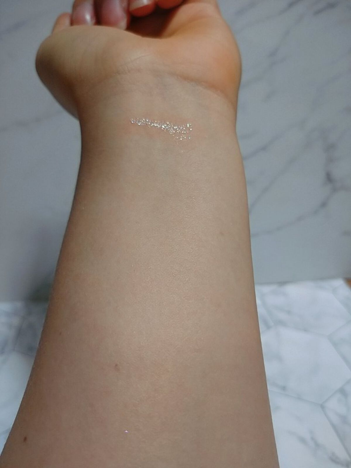 プリティー イージーグリッタースティック/unleashia/グリッターを使ったクチコミ（2枚目）