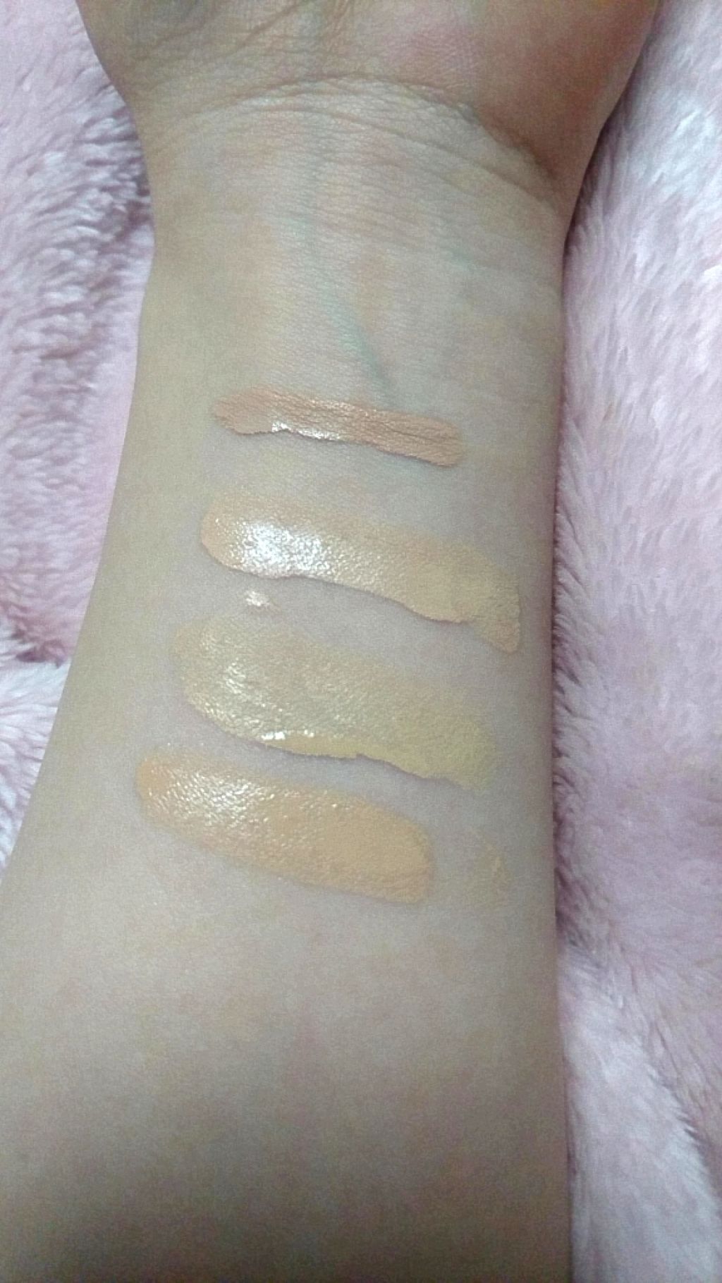 リクイド ファンデーション/レ・メルヴェイユーズ ラデュレ/リキッドファンデーションを使ったクチコミ（2枚目）