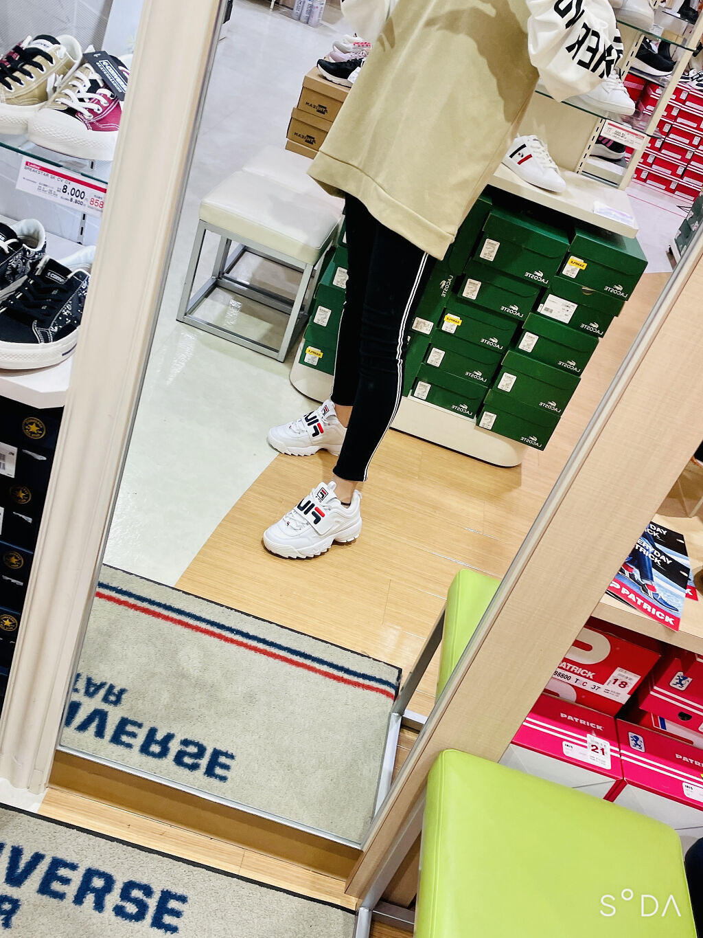 足が細いとかよく言われるけどあんまり何もやってないけど一つだけ毎日やってる事！

お風呂入った時に足のふくらはぎ、ももを揉み揉みしてほぐしてます！

お風呂出た後、スキンケアとか色々終わったらボディーミルクで浮腫を上へ上へとぐりぐりマッサー